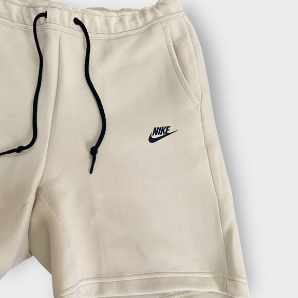 Nike Sportswear Tech Fleece Light Khaki Cream Black Shorts FB8171-234 New - Picture 5 of 11